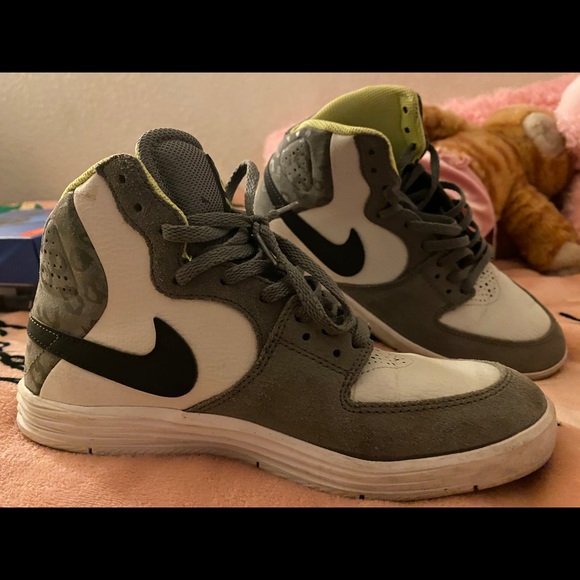 Nikes! - Picture 1 of 3
